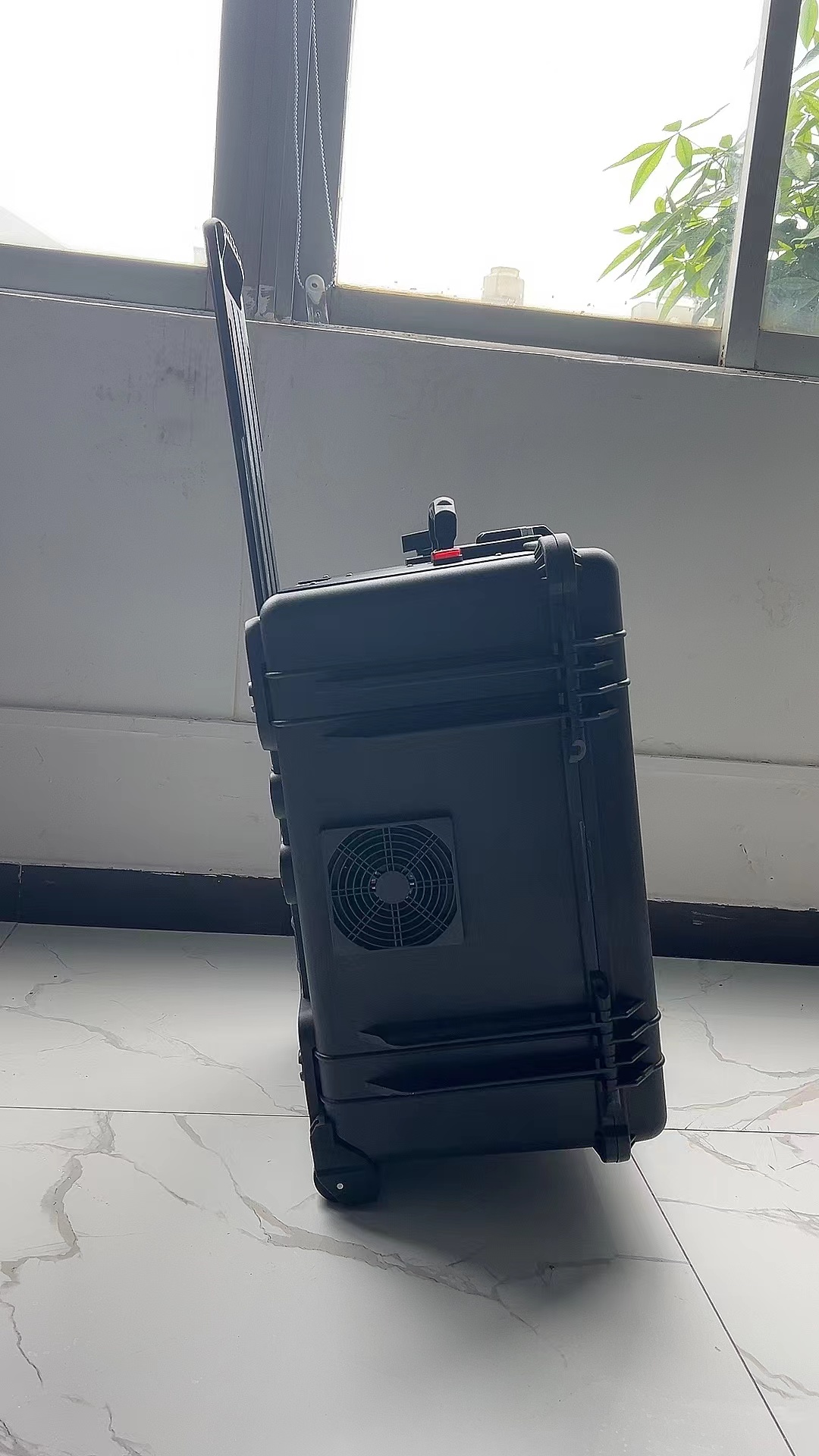 沉湖管委会手拉箱型移动通信干扰器